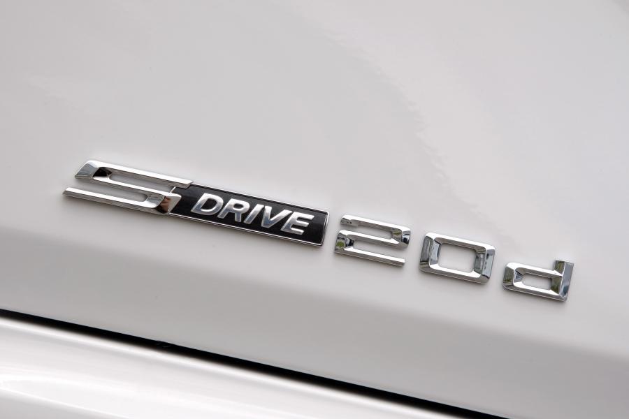  BMW X1 sDrive 2.0d 2011 года  (фото 2 из 15)